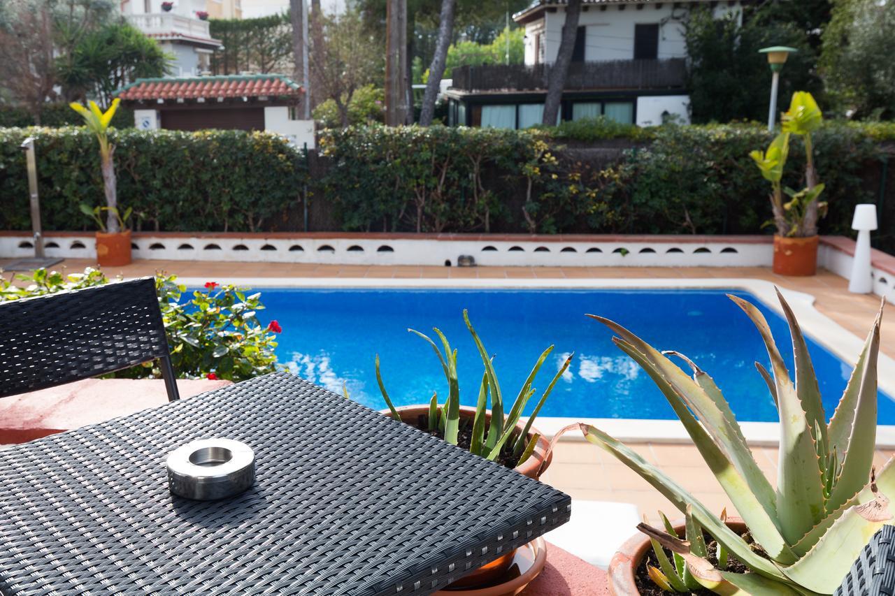 Villa Alicia Sitges Exterior photo